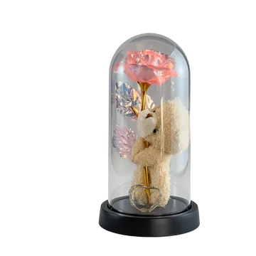 Maci fémrózsával üvegbúrában